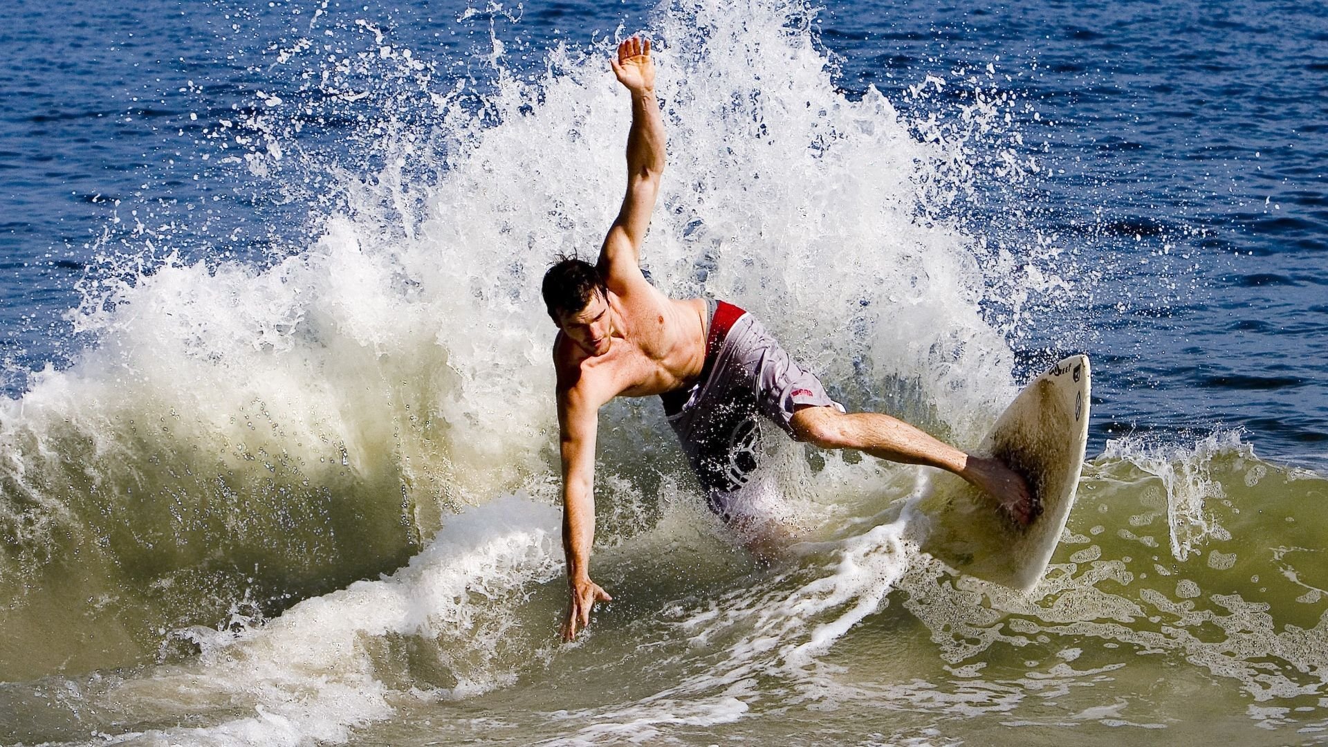 一人敌一城,莫兰特轰下50分绞杀尼克斯全队仅得48分