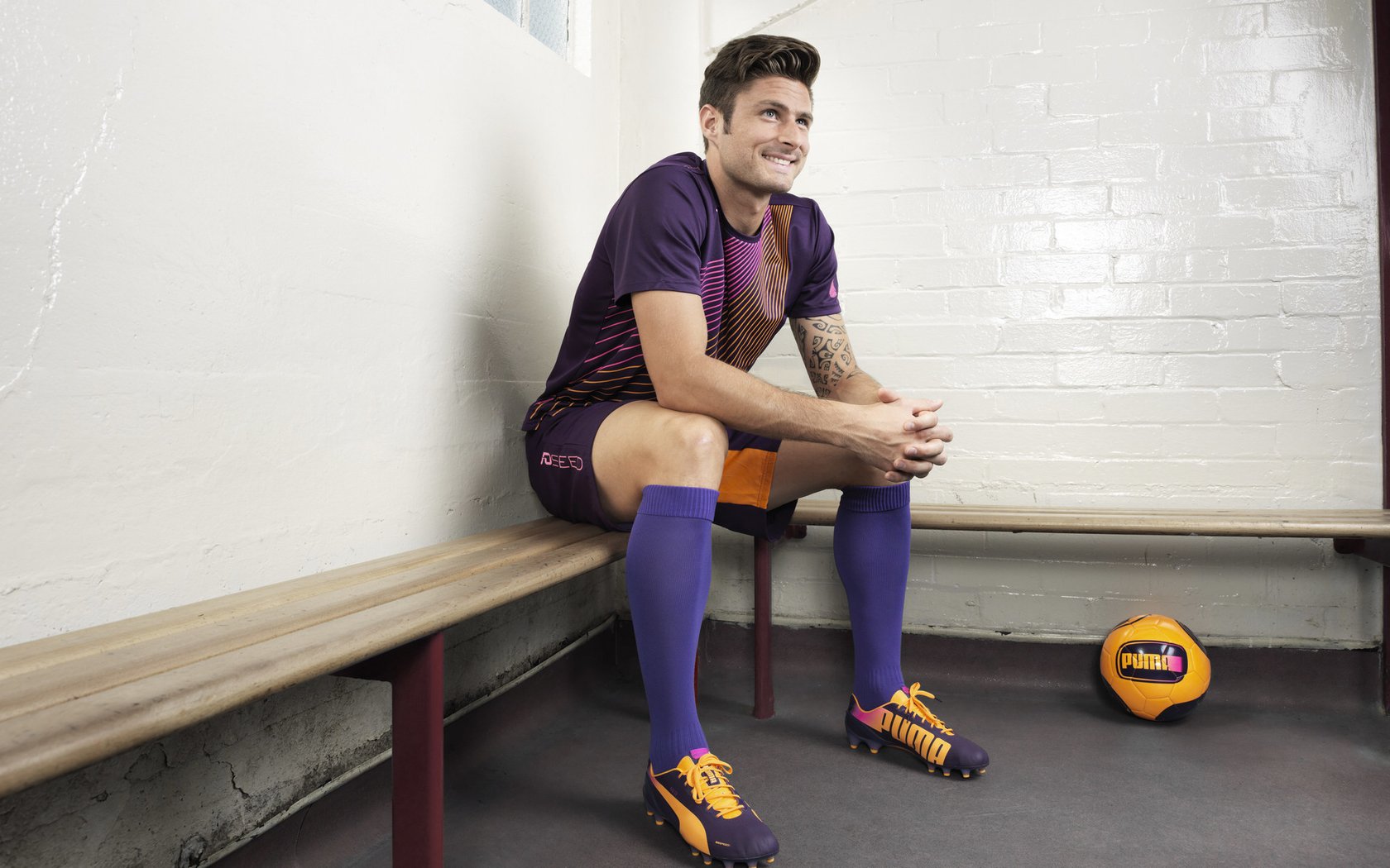 红土上的火焰，时空交织中，辛纳如何用一场不可能的翻盘点燃世界